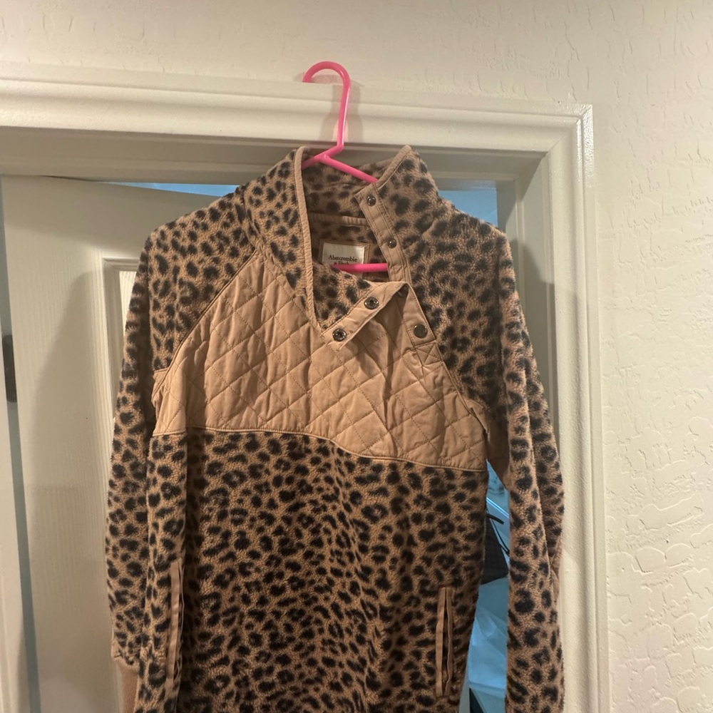Leopard Print Quilted Pullover